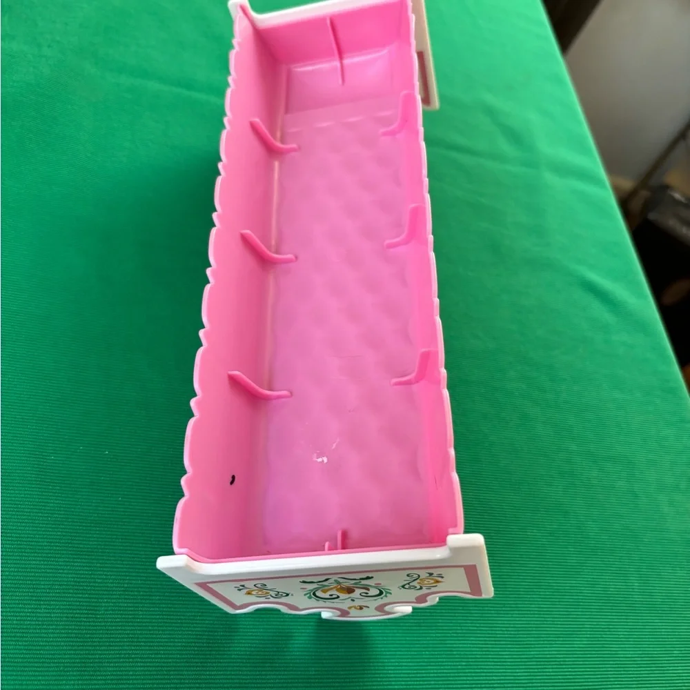Disney Frozen 2 Ultimate Arendelle Castle Anna's Bed Pink White Headboard HTF - Picture 4 of 6